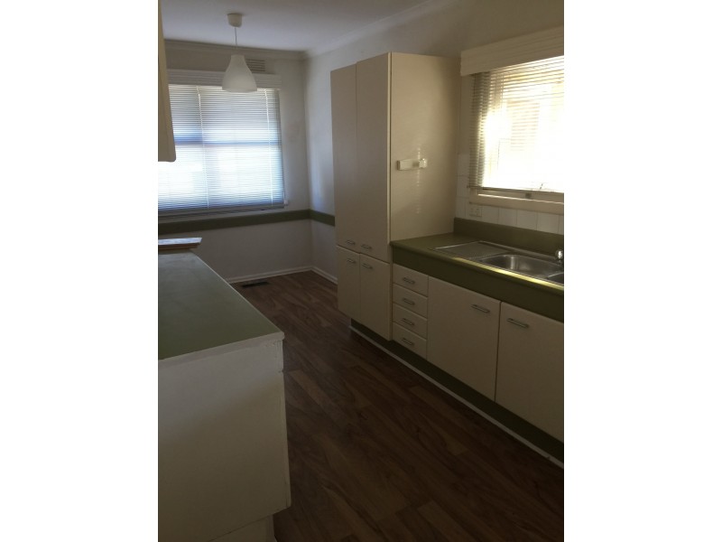 6 Thomas Street, Ferntree Gully VIC 3156