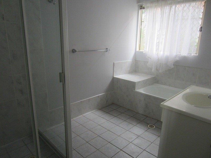 3 Vromans Court, Edens Landing QLD 4207