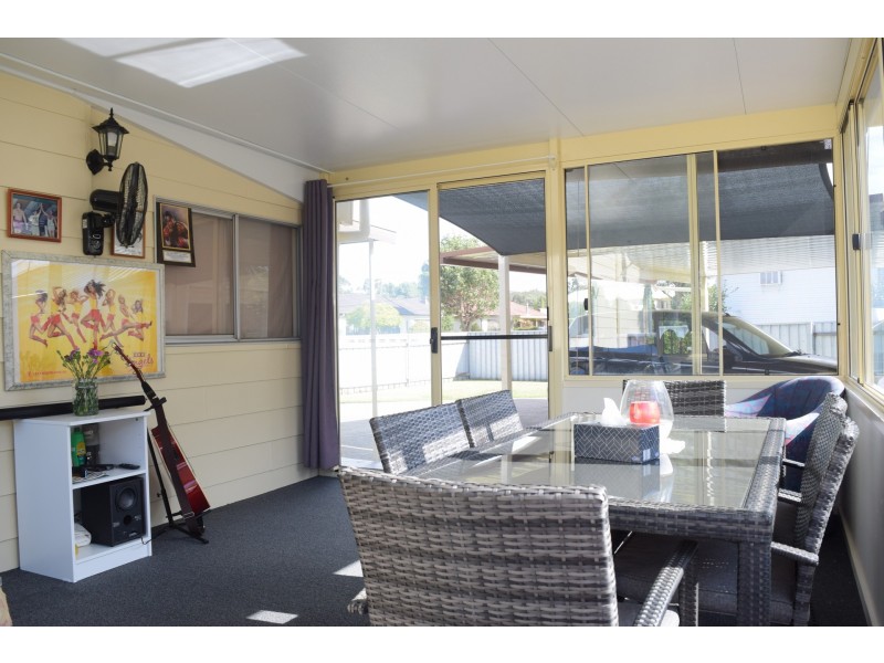 28 Anzac Parade, Teralba NSW 2284