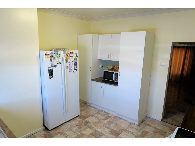 28 Anzac Parade, Teralba NSW 2284