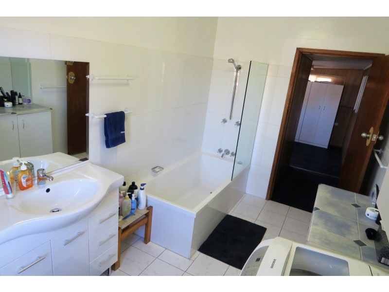 28 Anzac Parade, Teralba NSW 2284