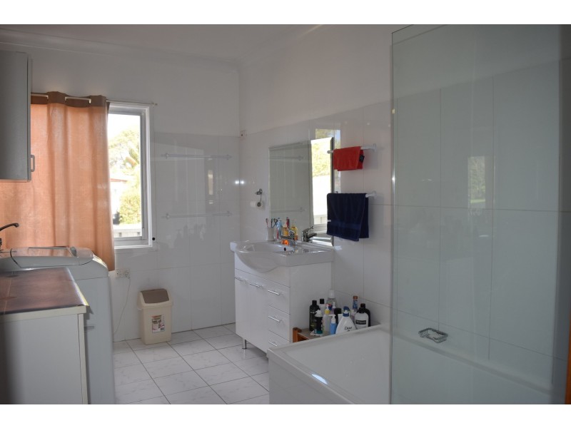 28 Anzac Parade, Teralba NSW 2284