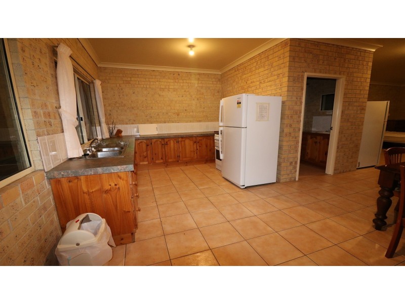 57 The Strand, Bulwer QLD 4025