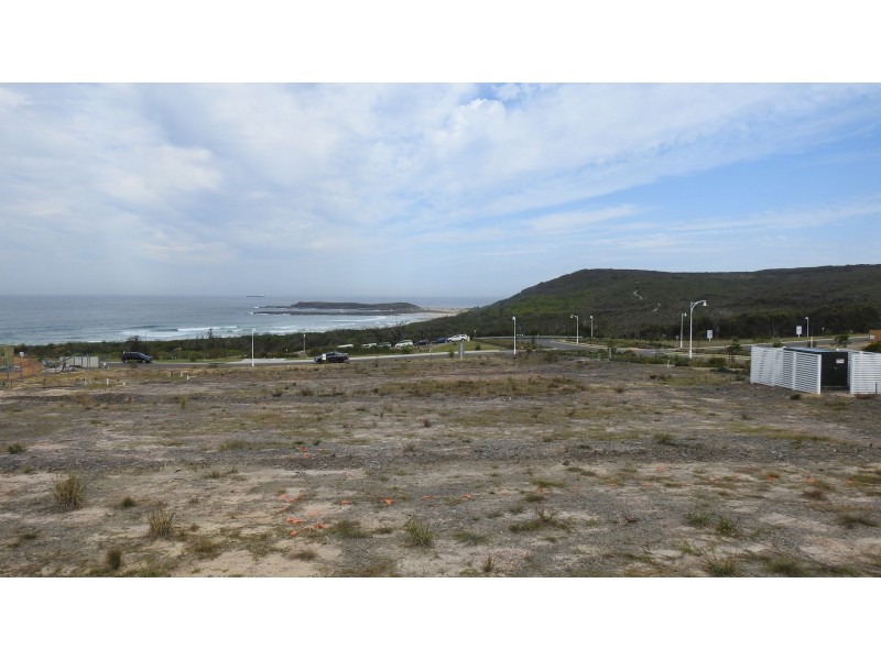 17 Breakers Boulevard, Catherine Hill Bay NSW 2281