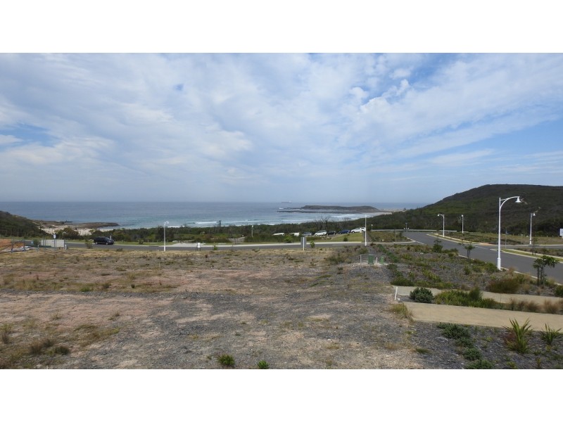17 Breakers Boulevard, Catherine Hill Bay NSW 2281