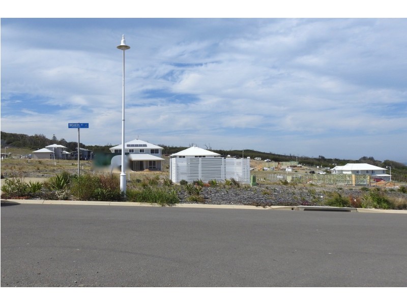 17 Breakers Boulevard, Catherine Hill Bay NSW 2281