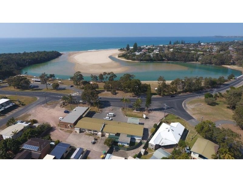 1669 Ocean Drive, Lake Cathie NSW 2445