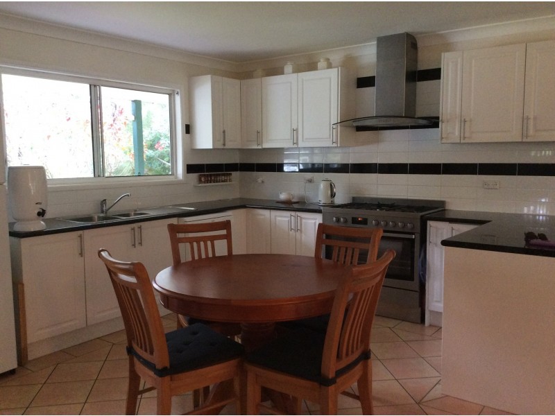 89 Lindeman Rd, Beerwah QLD 4519