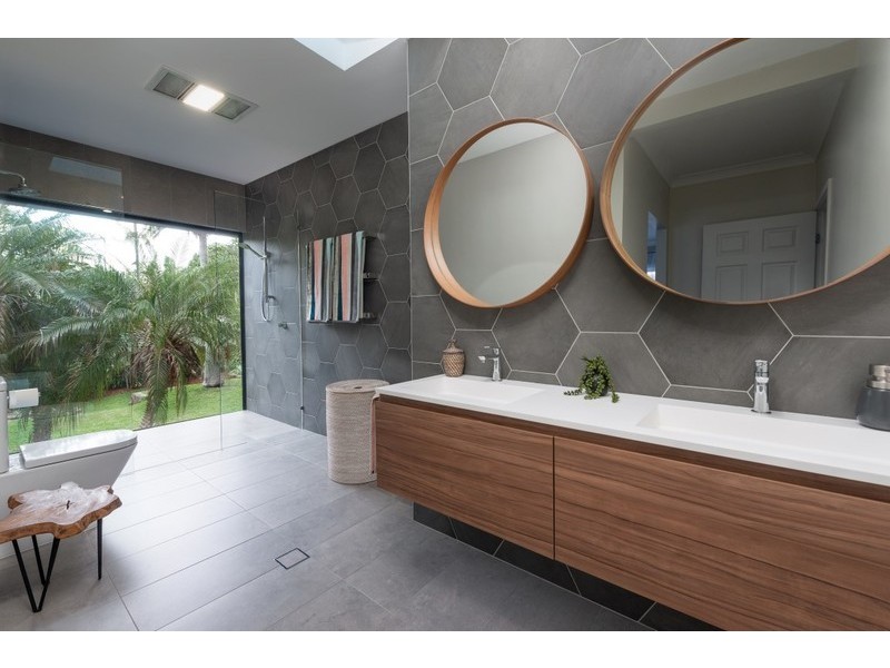 5 Haynes Ave, Eleebana NSW 2282