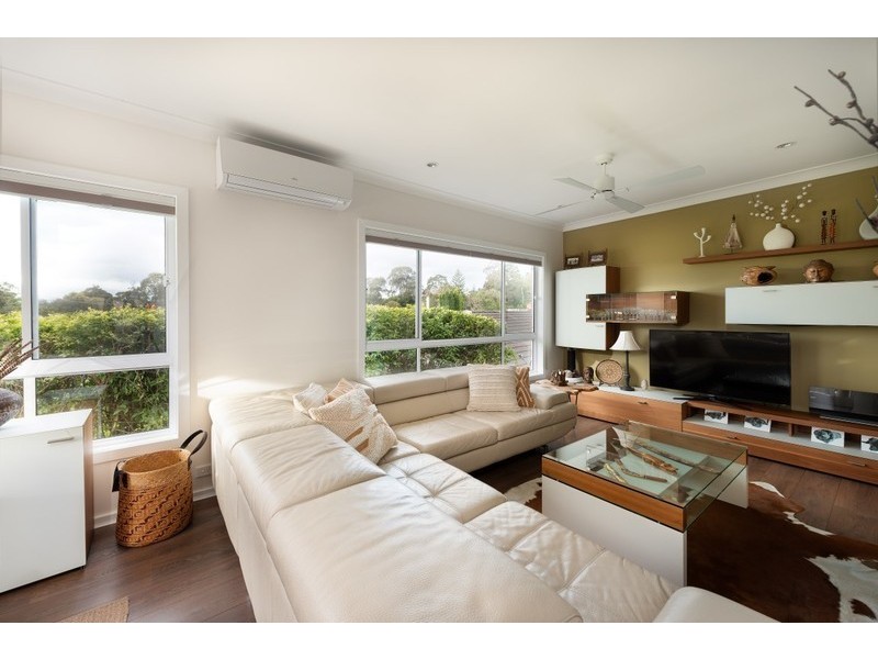 5 Haynes Ave, Eleebana NSW 2282