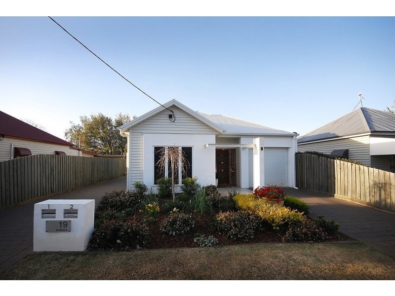 1/19 Wallace street, Newtown QLD 4350