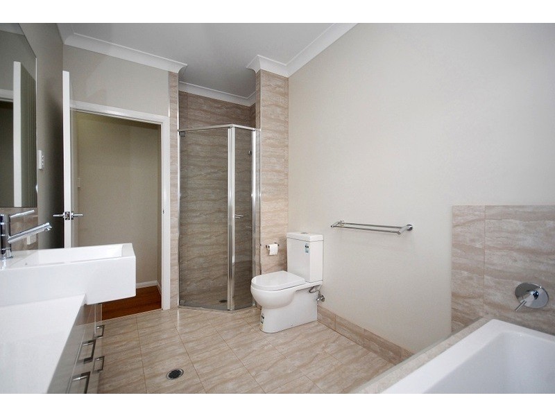 1/19 Wallace street, Newtown QLD 4350