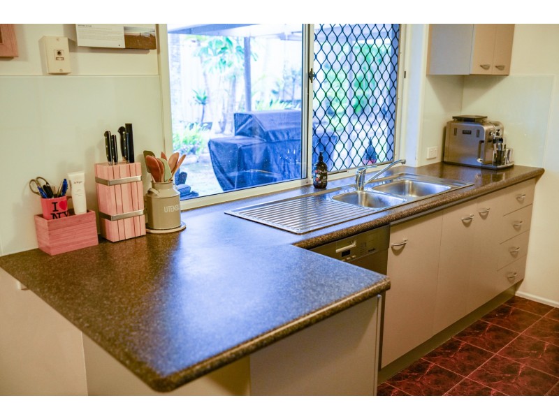 2 Gardenia Drive, Birkdale QLD 4159