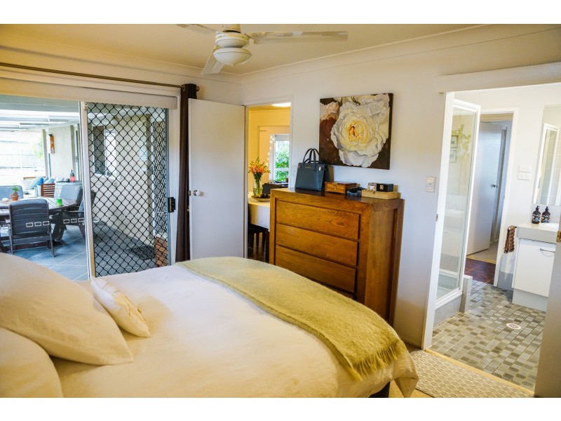 2 Gardenia Drive, Birkdale QLD 4159