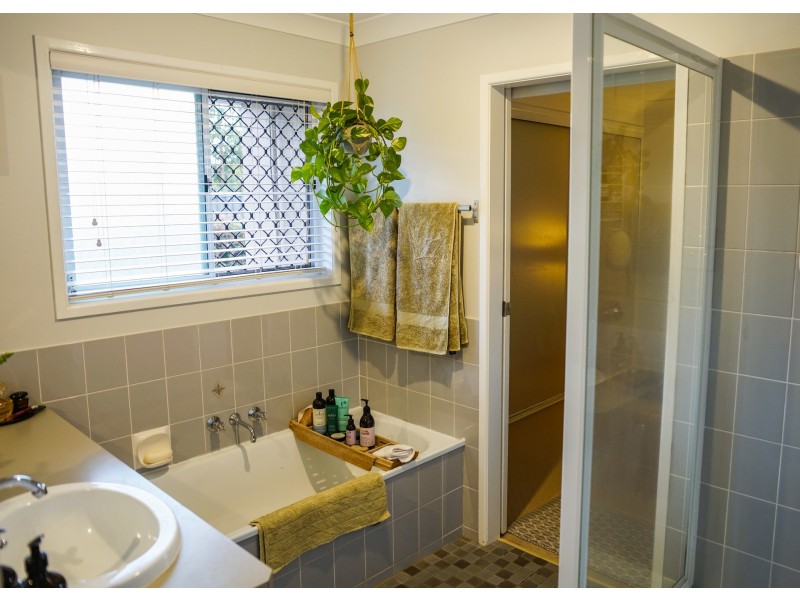 2 Gardenia Drive, Birkdale QLD 4159