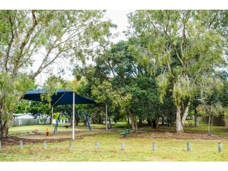 2 Gardenia Drive, Birkdale QLD 4159