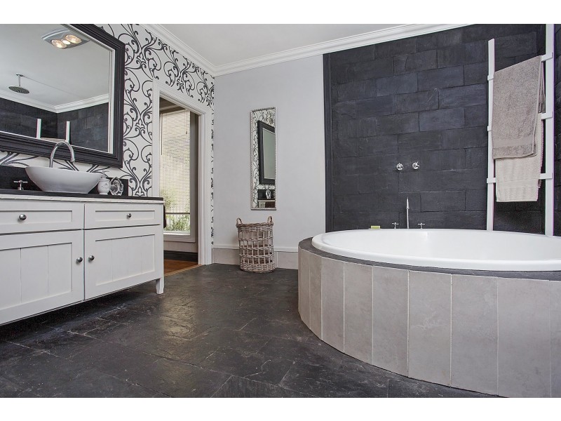 51 Porter Street, Woolsthorpe VIC 3276