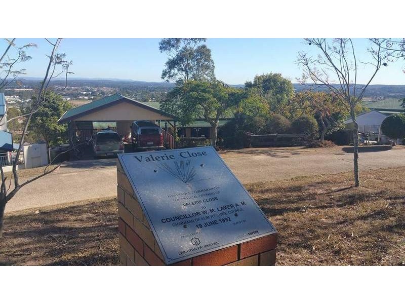 3 Valerie Close, Edens Landing QLD 4207