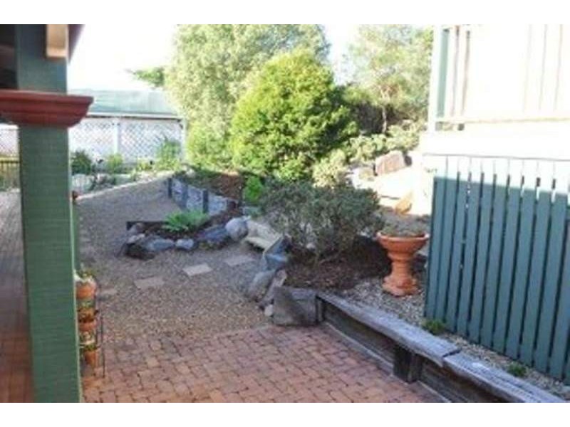3 Valerie Close, Edens Landing QLD 4207