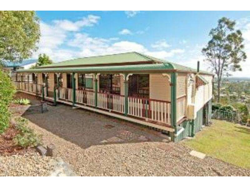 3 Valerie Close, Edens Landing QLD 4207