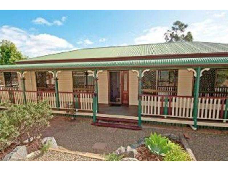 3 Valerie Close, Edens Landing QLD 4207