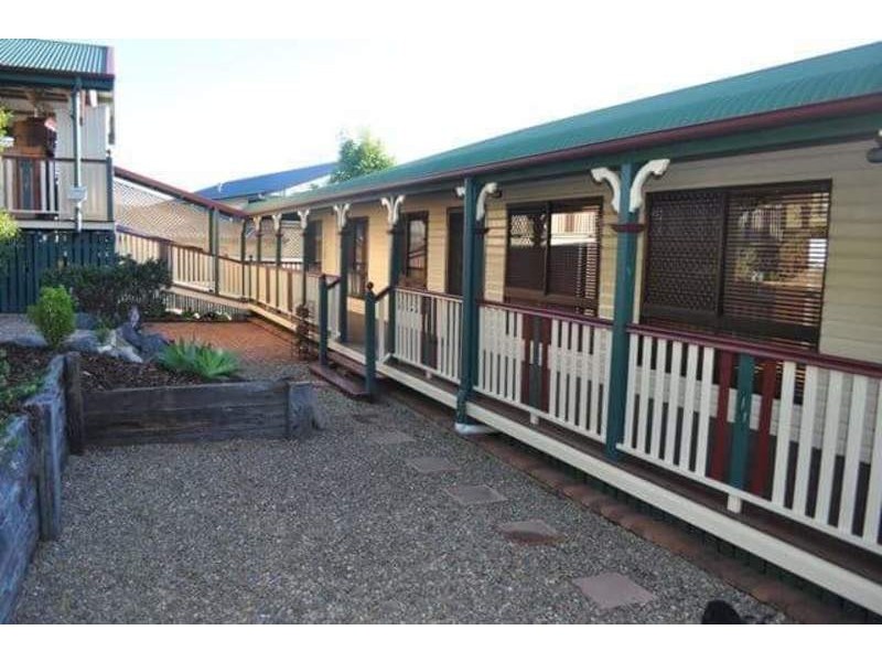 3 Valerie Close, Edens Landing QLD 4207