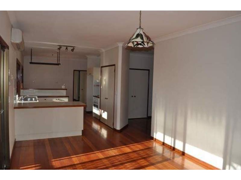 3 Valerie Close, Edens Landing QLD 4207