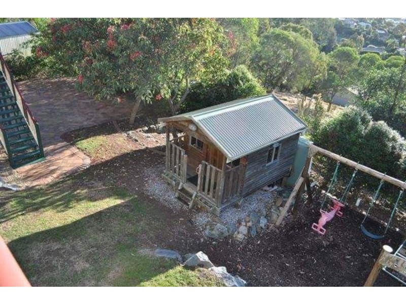3 Valerie Close, Edens Landing QLD 4207