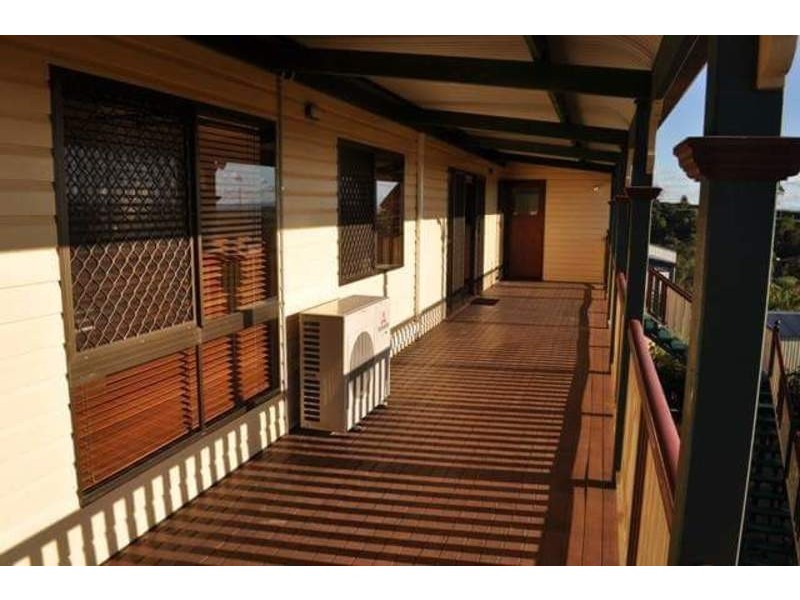 3 Valerie Close, Edens Landing QLD 4207