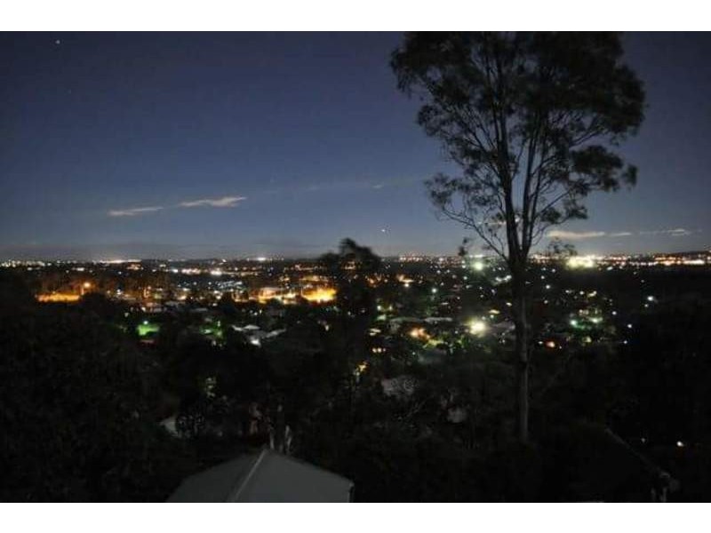 3 Valerie Close, Edens Landing QLD 4207