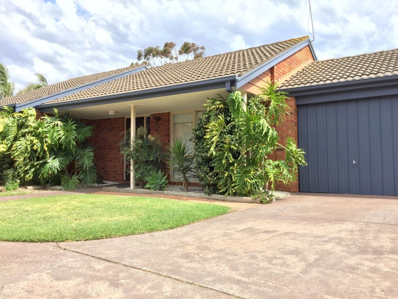 4 Parkside Blvd, Carrum VIC 3197