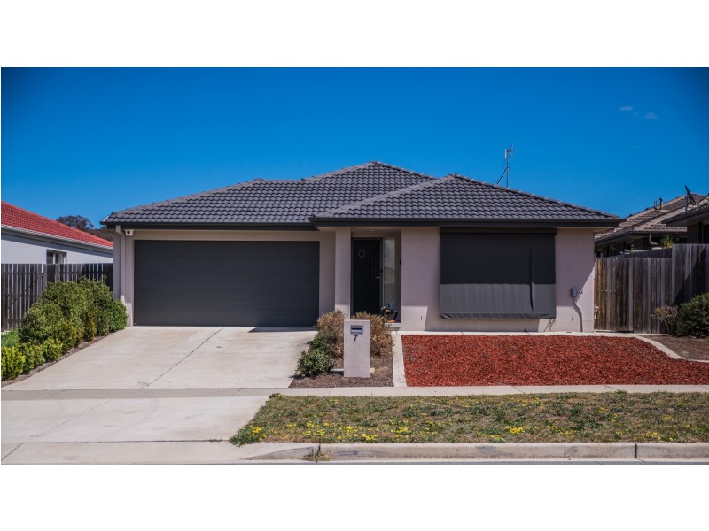 7 Plimsoll Drive, Casey ACT 2913