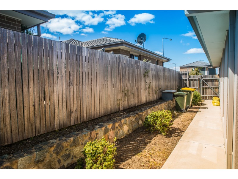 7 Plimsoll Drive, Casey ACT 2913