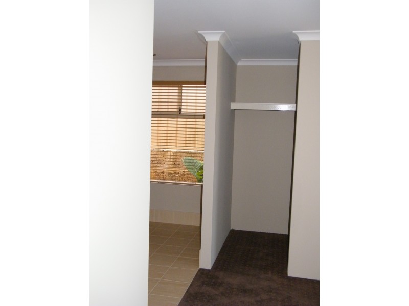 4 Mettams Link, Two Rocks WA 6037