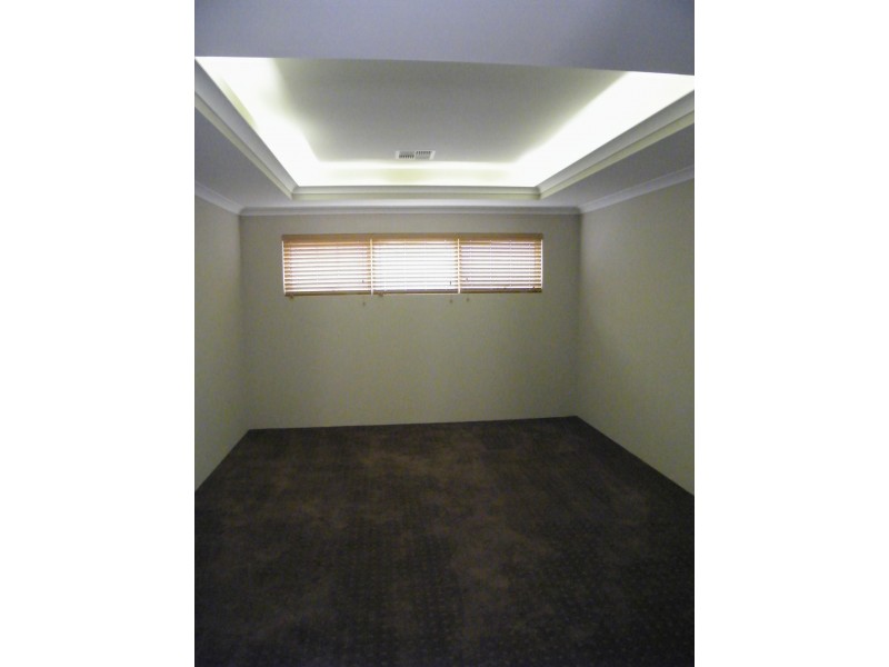 4 Mettams Link, Two Rocks WA 6037