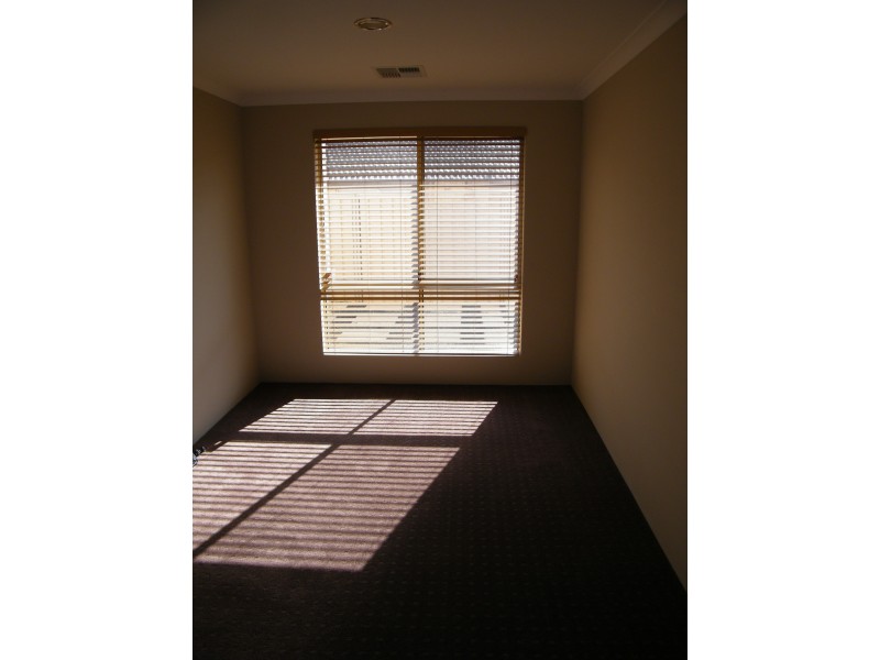 4 Mettams Link, Two Rocks WA 6037