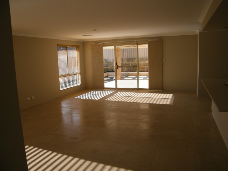 4 Mettams Link, Two Rocks WA 6037