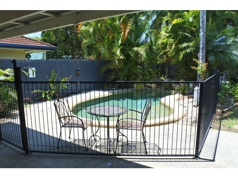 16 Opaline Close, Brinsmead QLD 4870