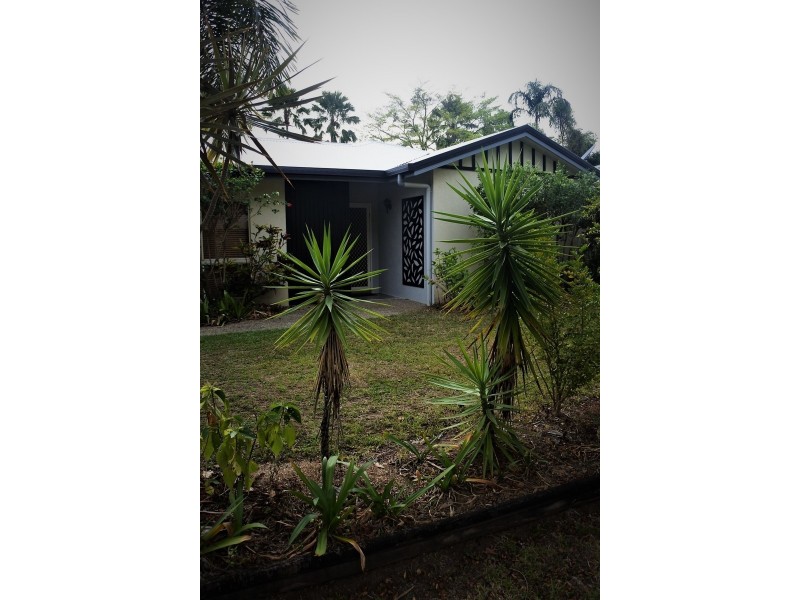 16 Opaline Close, Brinsmead QLD 4870