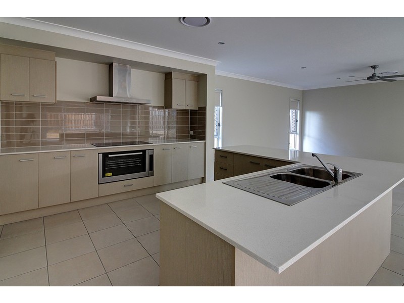 32 Kookaburra Cct, Rochedale QLD 4123