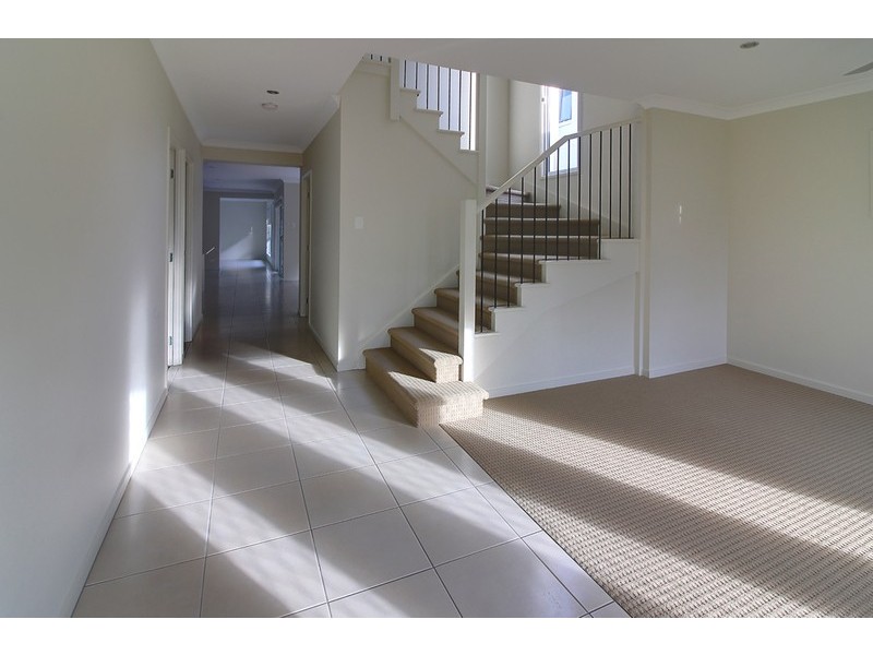 32 Kookaburra Cct, Rochedale QLD 4123