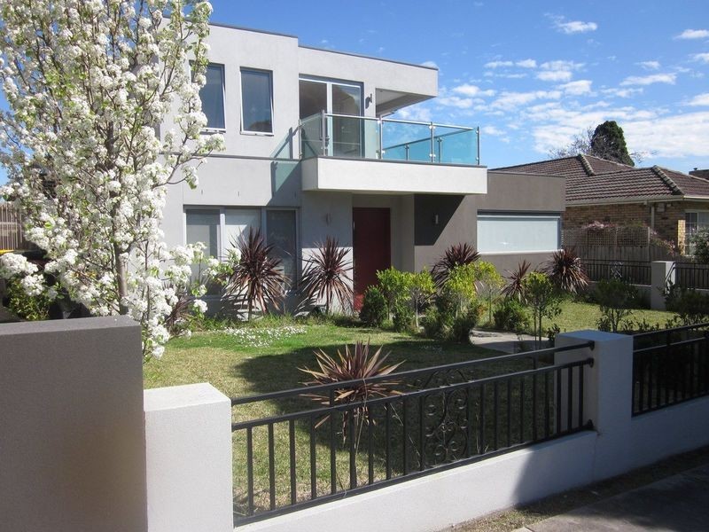 9A Fernhurst Dr, Glen Waverley VIC 3150