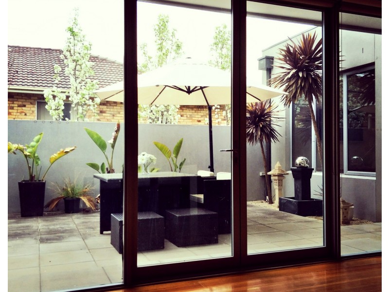 9A Fernhurst Dr, Glen Waverley VIC 3150