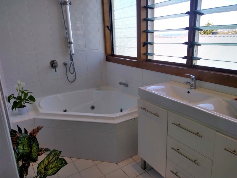 19 Connaught Street, Narraweena NSW 2099