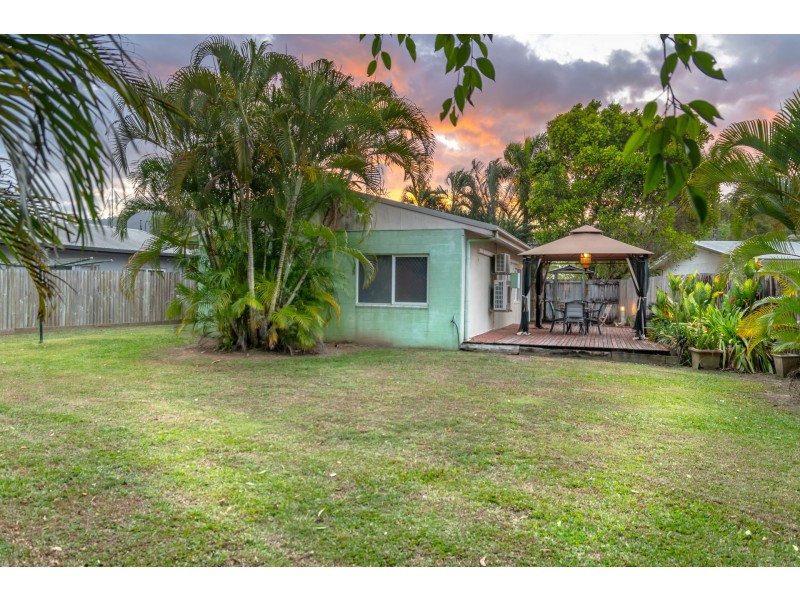 11 Cracknell Road, White Rock QLD 4868