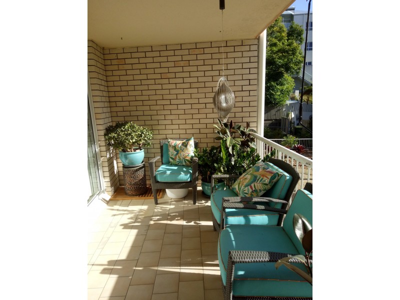 10/54 Dutton, Coolangatta QLD 4225