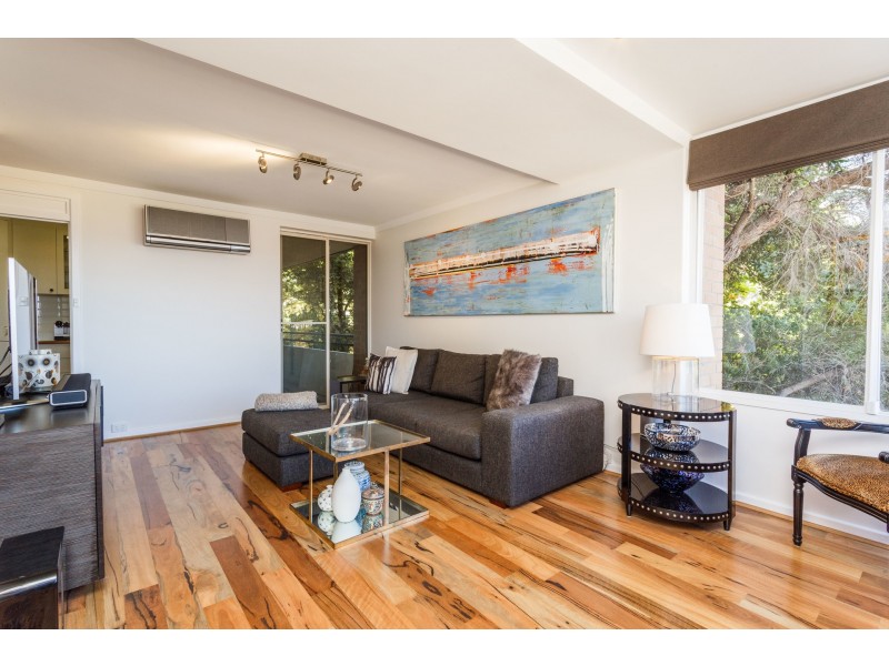 12/4 Crawley Avenue, Crawley WA 6009