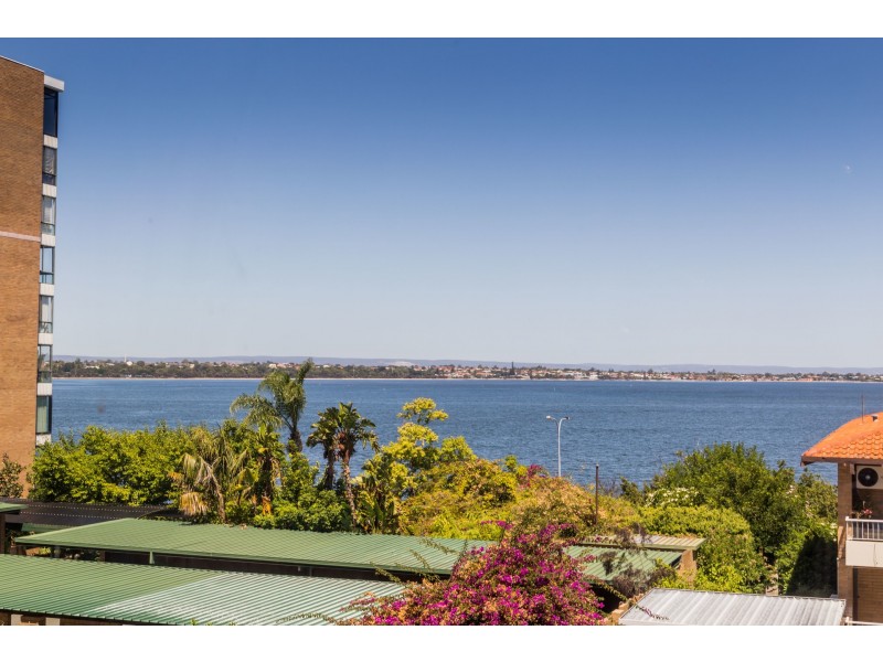 12/4 Crawley Avenue, Crawley WA 6009