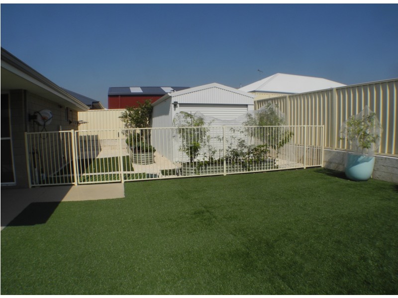 9 Robusta Road, Eaton WA 6232
