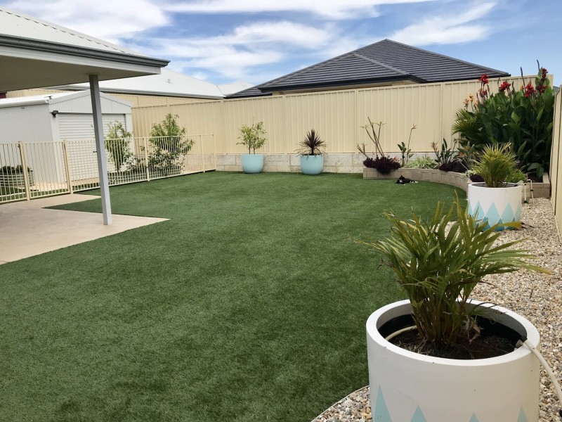 9 Robusta Road, Eaton WA 6232